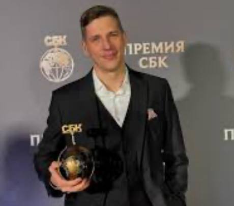 прикиньте он же и с женщинами наверное общается тегами из википедии 
да дорогая я люблю тебя ведь твой борщ в топ-40 борщей которые я пробовал а еще у тебя 46% оргазмов относительно количества сексов