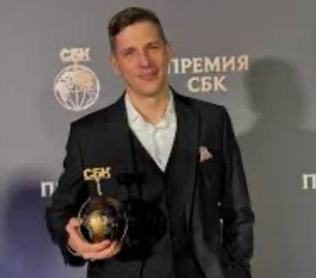 прикиньте он же и с женщинами наверное общается тегами из википедии 
да дорогая я люблю тебя ведь твой борщ в топ-40 борщей которые я пробовал а еще у тебя 46% оргазмов относительно количества сексов
