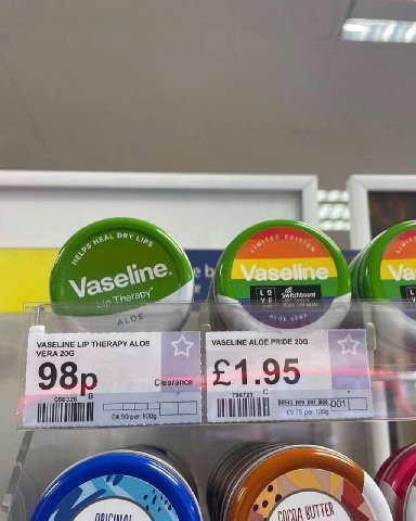 Vaseline АЗЕММЕ LIP THERAPY ALOE VASELINE ALOE: 7£1.95