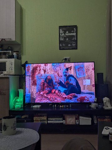 во второй части трэшак на максимум выкрутили канеш. 

(минусов не вижу)