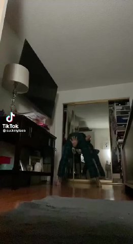 я надеюсь что андрюха гей и это его вайб примерно