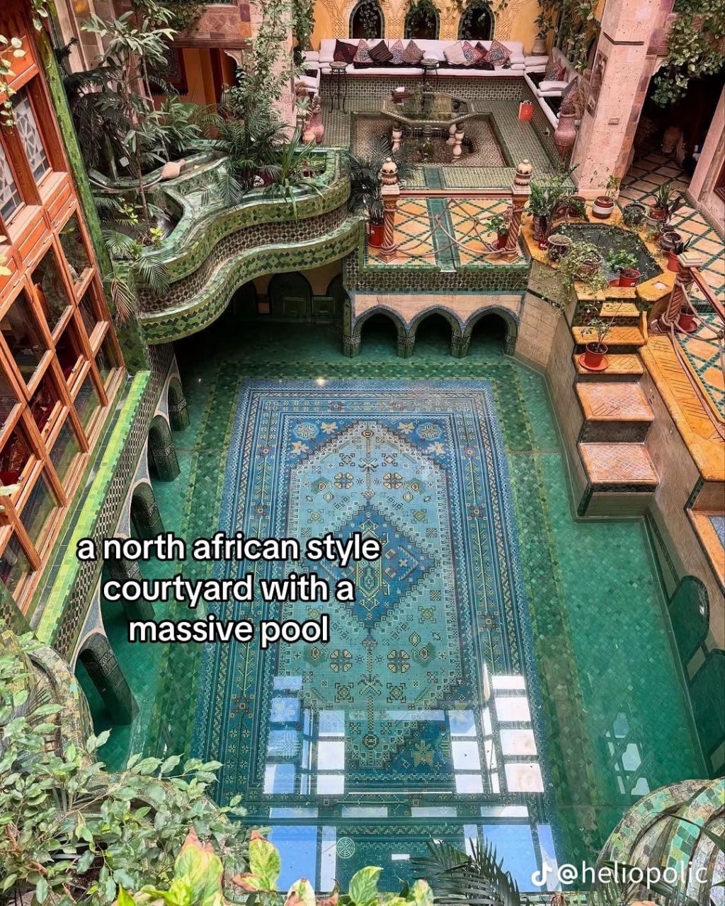 We 7 if north african style witha massive pool С