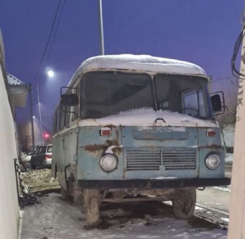 Robur LO 3000 — это универсальный автобус малого класса, выпускавшийся в ГДР на заводе VEB Robur-Werke Zittau с 1974 по 1984 год. Он был построен на базе одноименного 3-тонного грузовика и широко испо