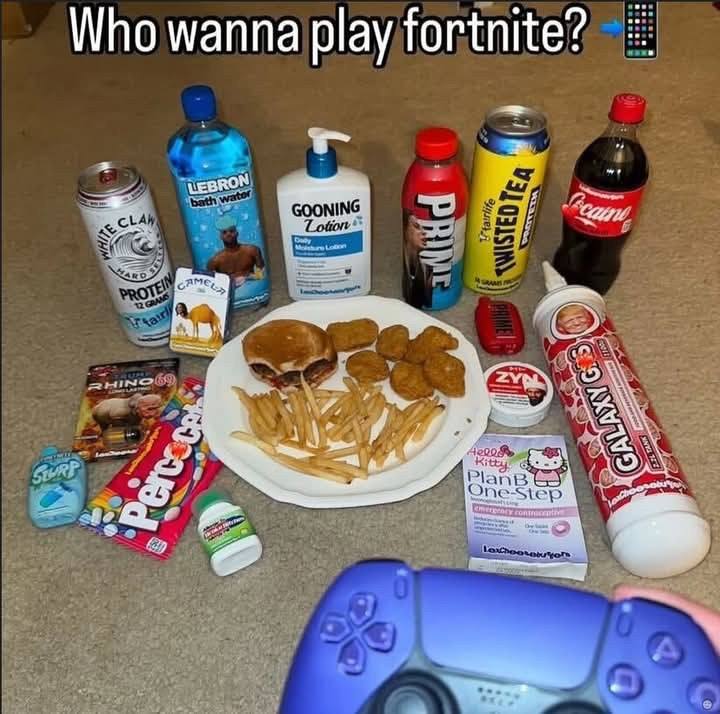 Who wanna play fortnite?