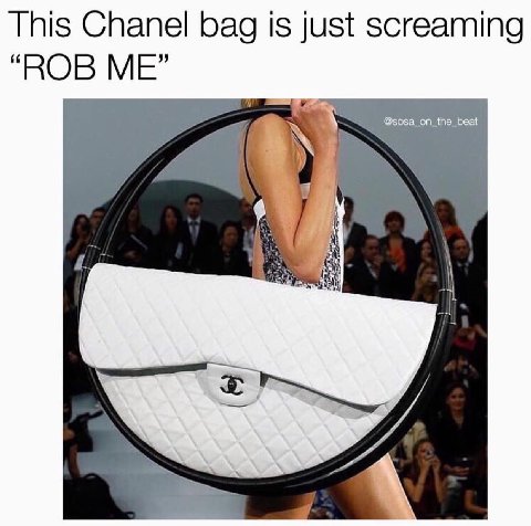 This Chanel bag is just screaming “ROB ME”