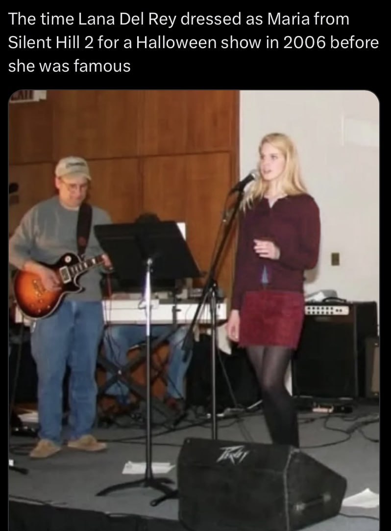 The time Lana Del Rey dressed as Мапа from Silent Hill 2 for a Halloween show in 2006 before she was famous