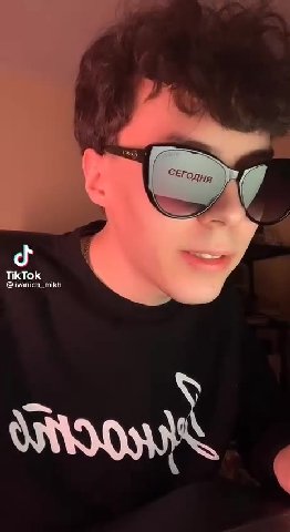 это тиктокер который хуярит на колокольне если что