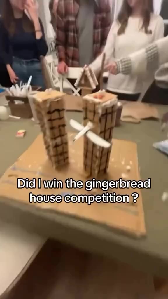Dill winithe gingerbread ’ Did|liwinkthe gingerbread house|competition ? 4 Ва мп пе’отоегьгеая Ира мине опоетьгеаа]