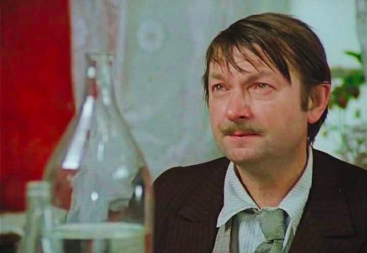 мое лицо, когда я вспоминаю кино на лопате