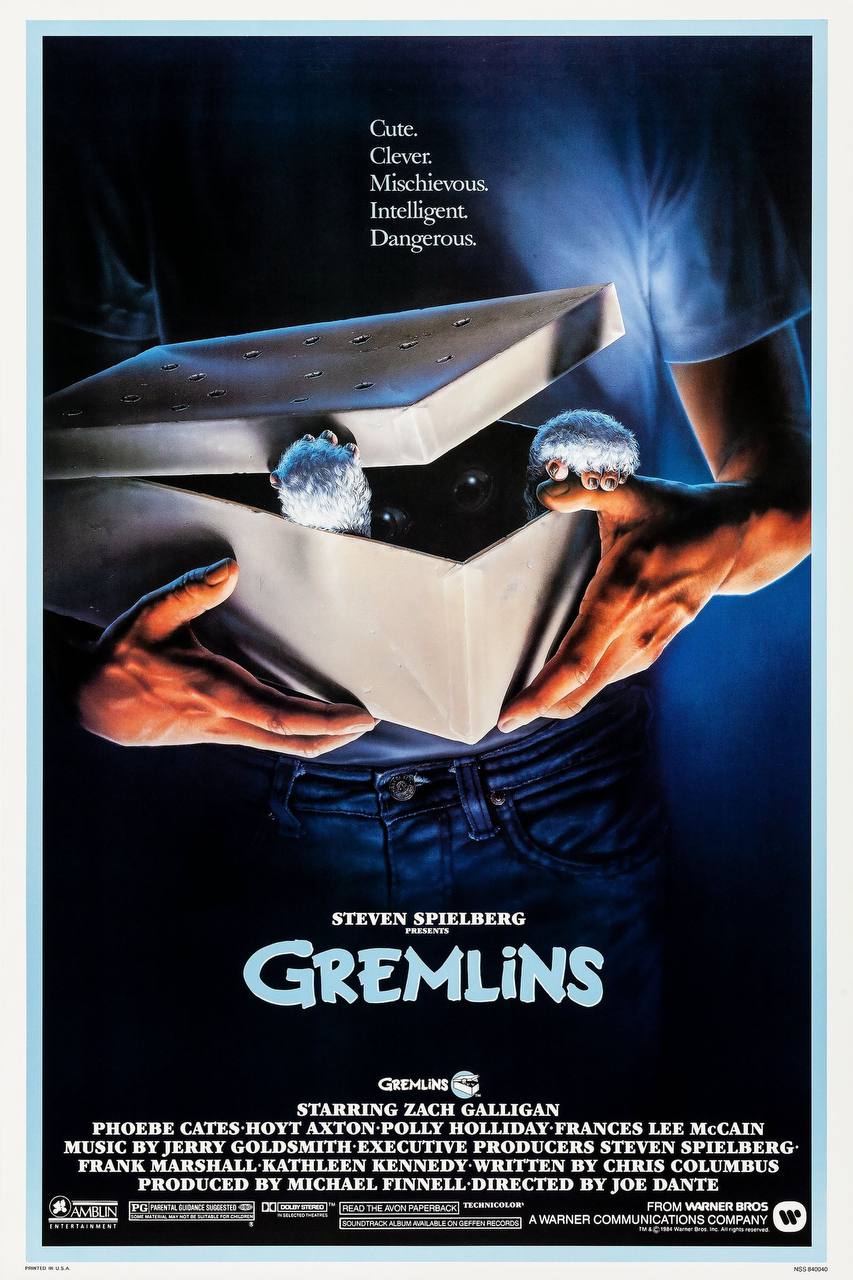 Гремлины (1984)

Наконец-то я пересмотрел один из любимых фильмов детства. Очень бодрое, веселое и наивное кино, детский хоррор/комедия с очень клевыми дизайнами, милейшими куклами и аниматрониками. П