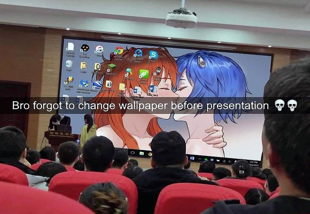 а 5$ vad а 4 Вго forgot to change wallpaper before presentation