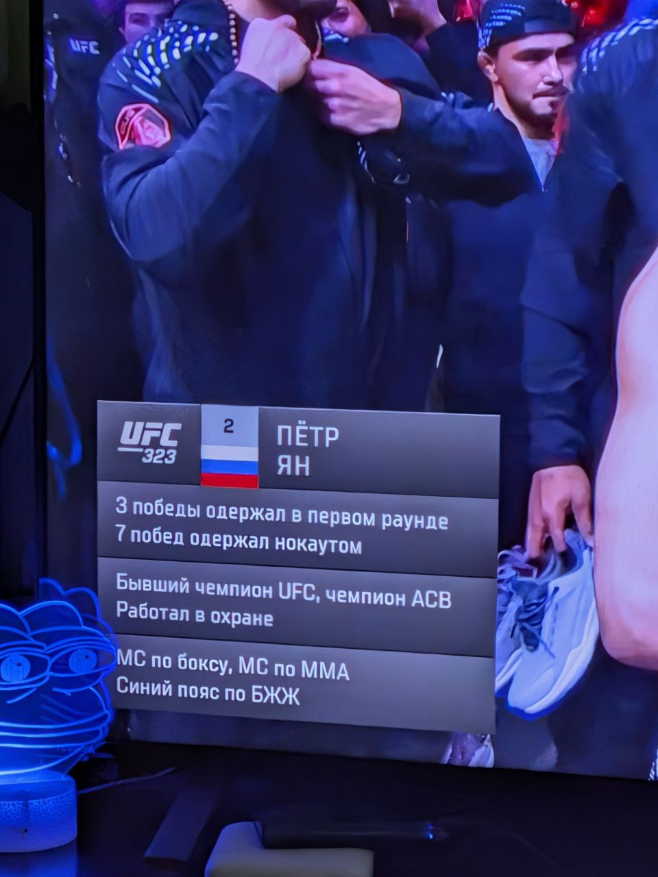 охранник vs строитель