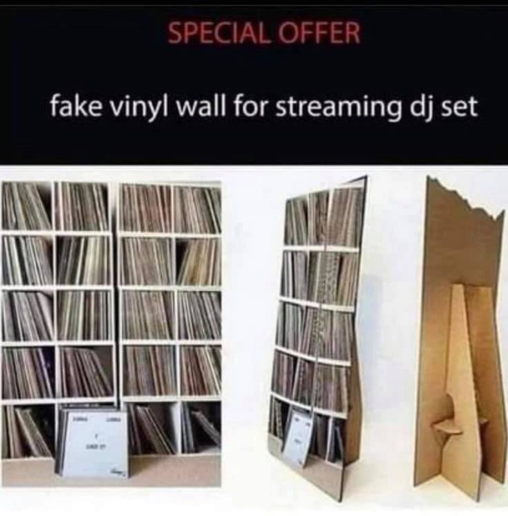 fake vinyl wall for streaming set ААА ПИТ