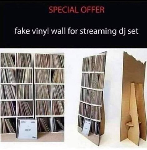 fake vinyl wall for streaming set ААА ПИТ