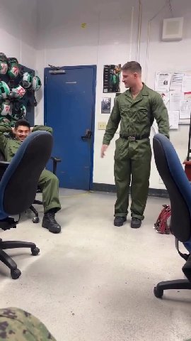 мем