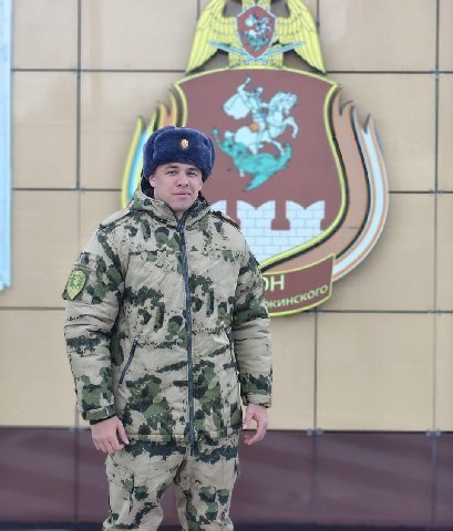 как я смотрю на нелюбимую воспиталку в садике когда специально абасрал весь унитаз и ей надо убирать (мне 24 года) 😜