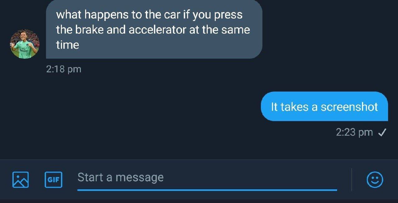 what happens to the car if you press the brake and accelerator at the same time К takes a screenshot