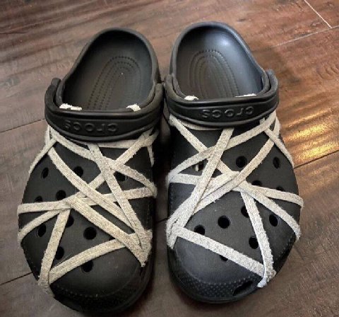 кому надо мужики?😄 всмысле блять что это? это ЛЮТЕЙШАЯ коллаба crocks and rick owens💔🥀🩸
недорого