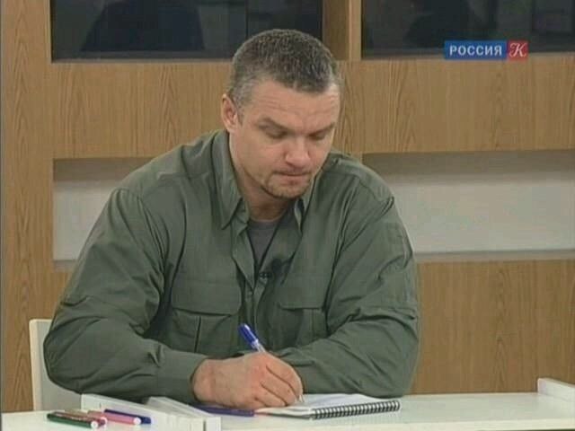 отличные блоки ударов головой от гастелума.