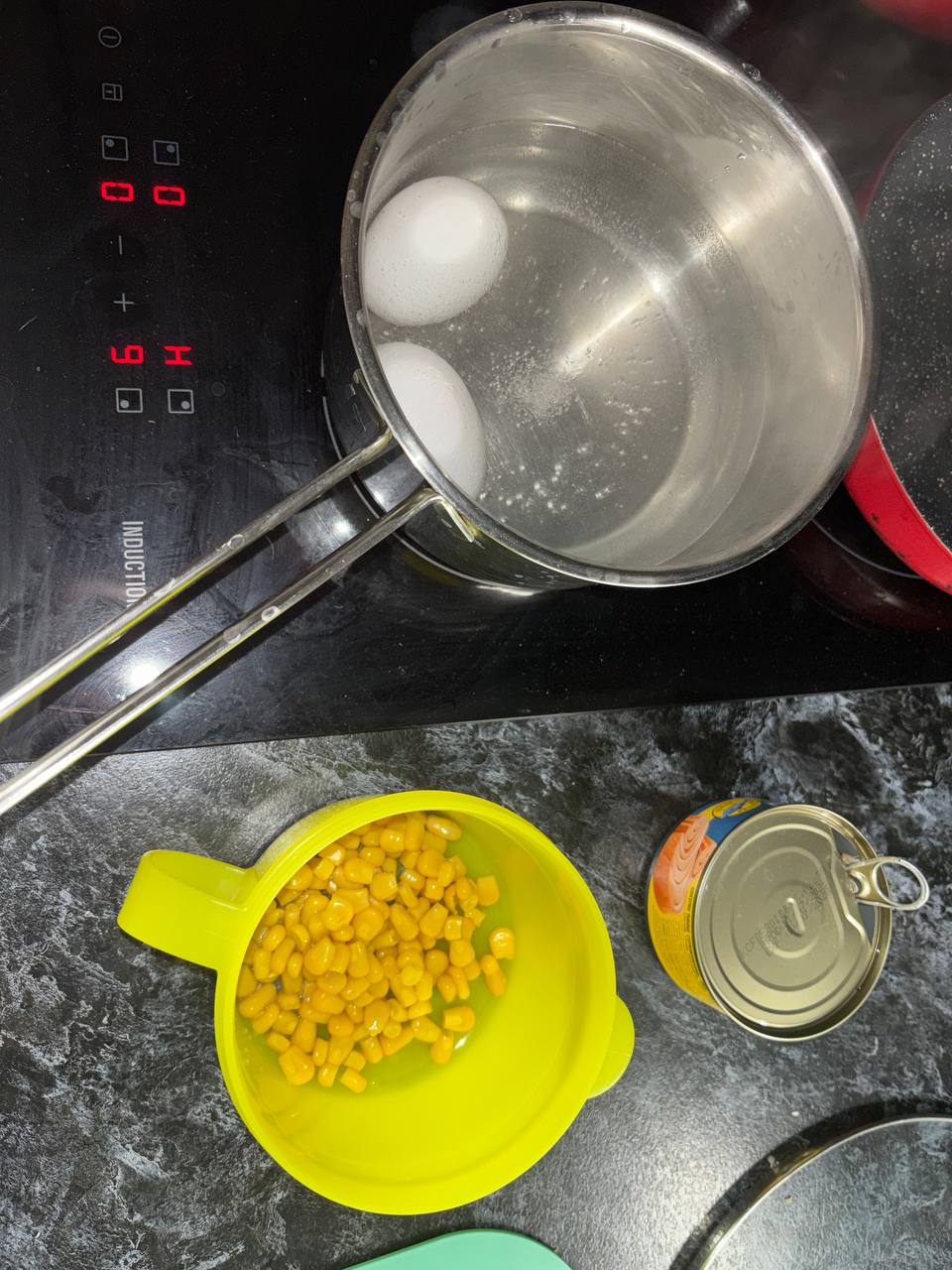 тунец с яйцой и хуйней и это бутир

тунец с яйцой хуйней с тунцой

яйцо с тунцой хуйней