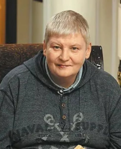 я вообще считаю что цири должна выглядеть как Алексей Вишня в нынешние года, а все кто против продвигают сексисткую и правую повестку