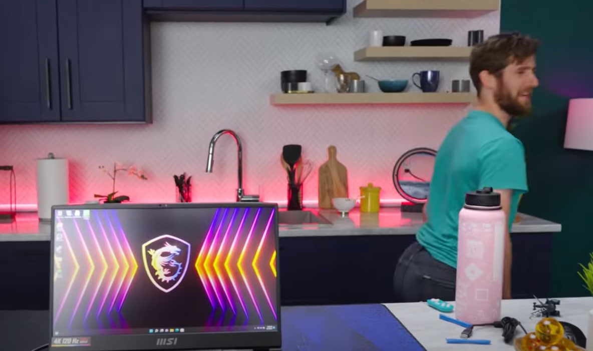 LINUS HAS NO BUSSINESS HAVING SO MUCH CAKE OH MY GOD