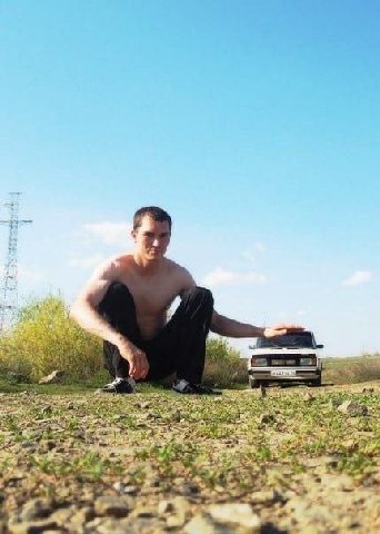 7 4 4 7 В