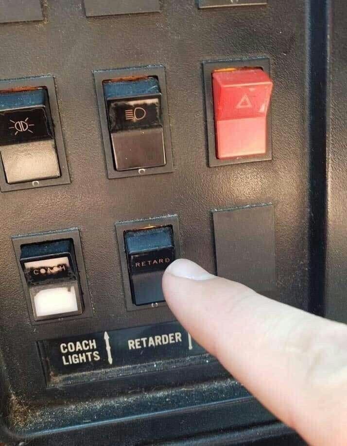 A с COACH RETAROER LIGHTS