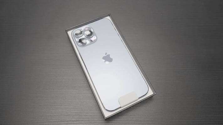 В комплекте базового iPhone 16 pro на 128гб будет iPhone 13 pro.

Apple приняла такое решение для поддержания социального разрыва между 512-богами и нищуками, которые готовы удалять свои воспоминания