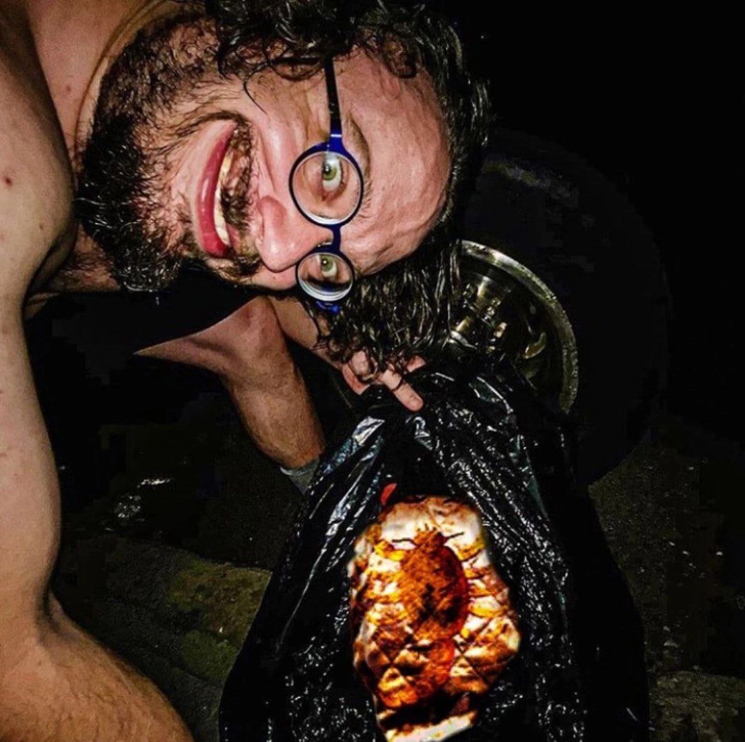 sleep well guys, Sam will watch the streets for you
