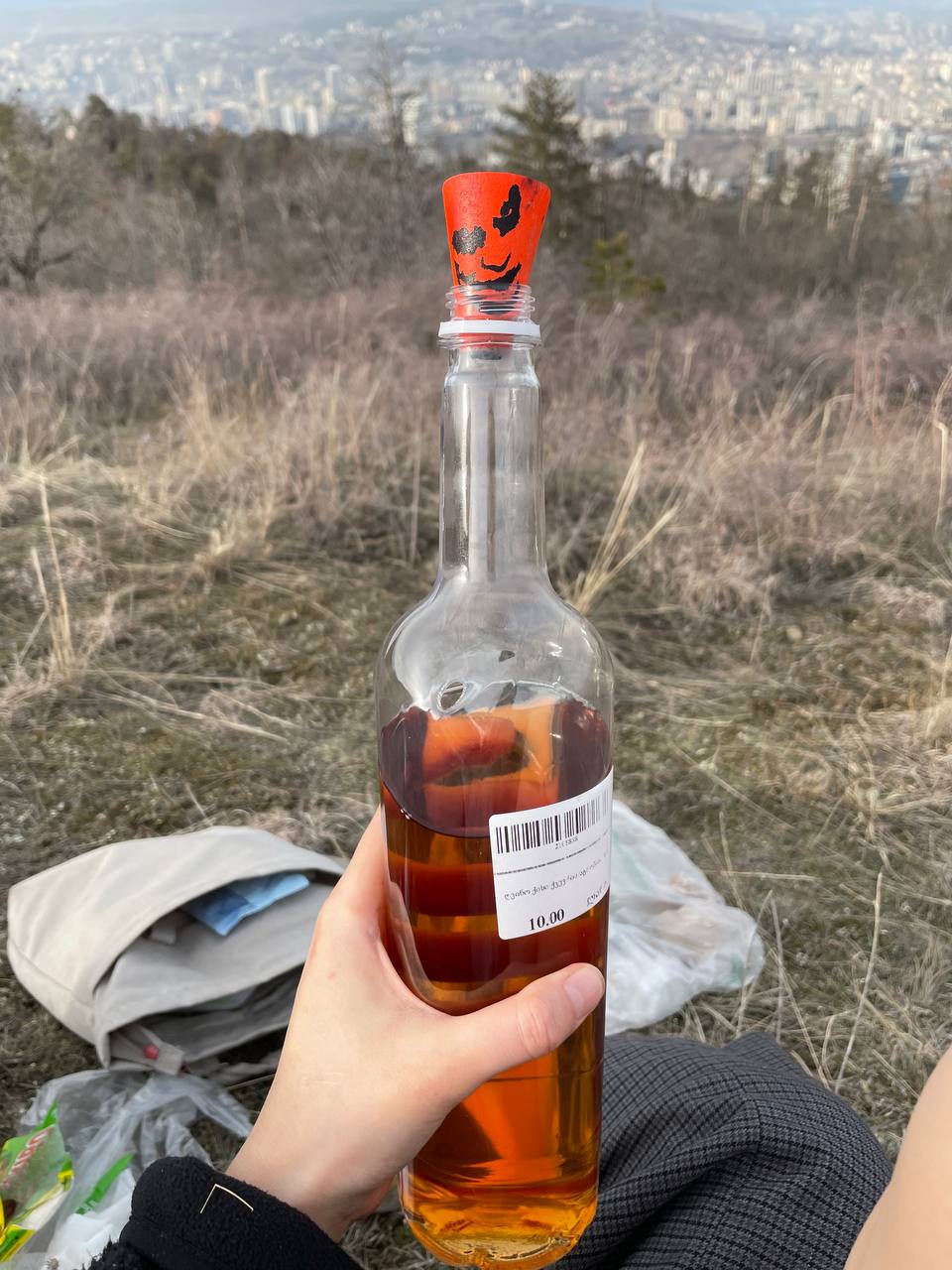 ты знаешь откуда у меня эта дырка?????