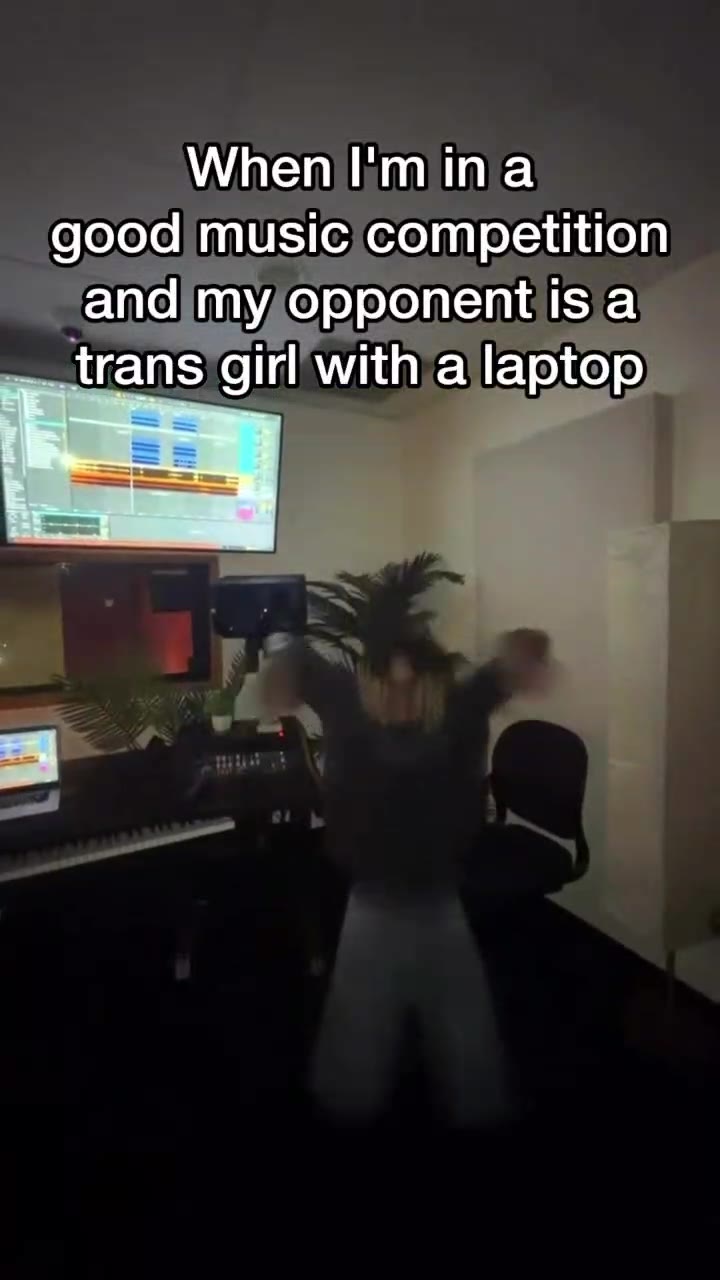 good music\com petition ‘trans girl with a lapto ОБИ | 'аргор я goodimusic competition