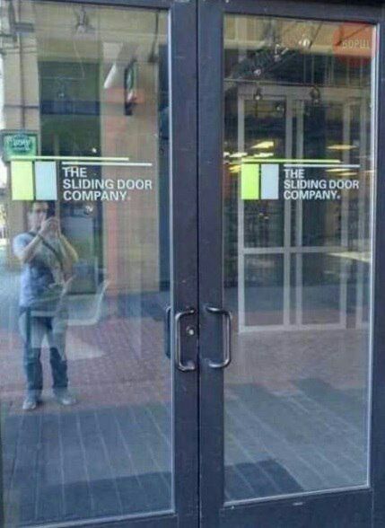 ТНЕ SLIDING DOOR SUDING обо СОМРА СОМРАМУ. 1;