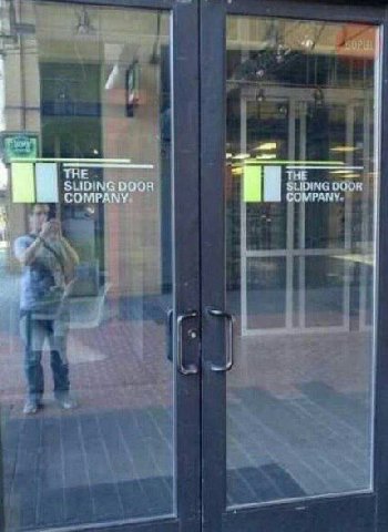 ТНЕ SLIDING DOOR SUDING обо СОМРА СОМРАМУ. 1;