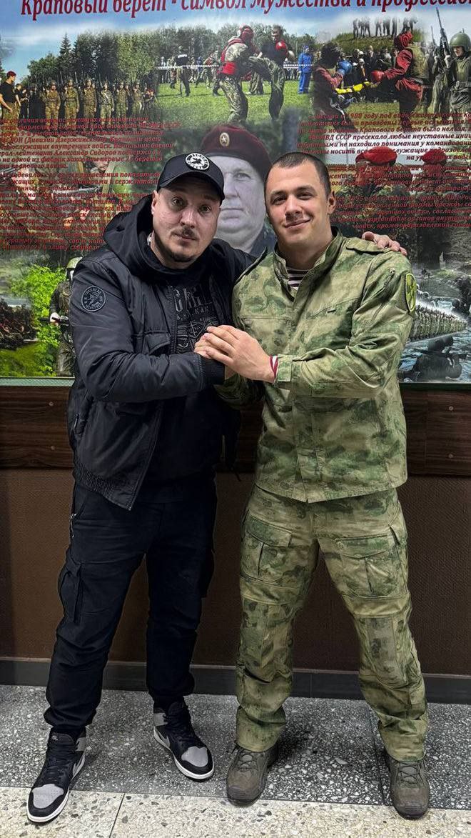 у У we а at fez A 7 a! СССР пресехало любые ими войск. ноходило у комамдоани Сидорое age аужащие, разд из 9 nay) 2 5 2 4 7 aye 4 4 4 о a 3 у 7 a i a if а