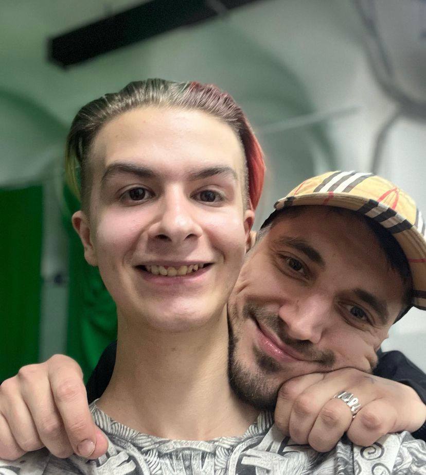 4 7