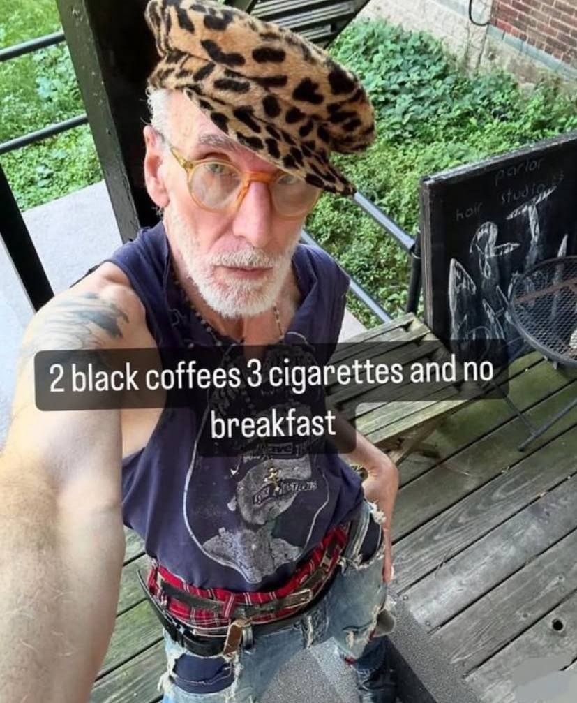 а 2 black coffees 3 cigarettes and по breakfast у