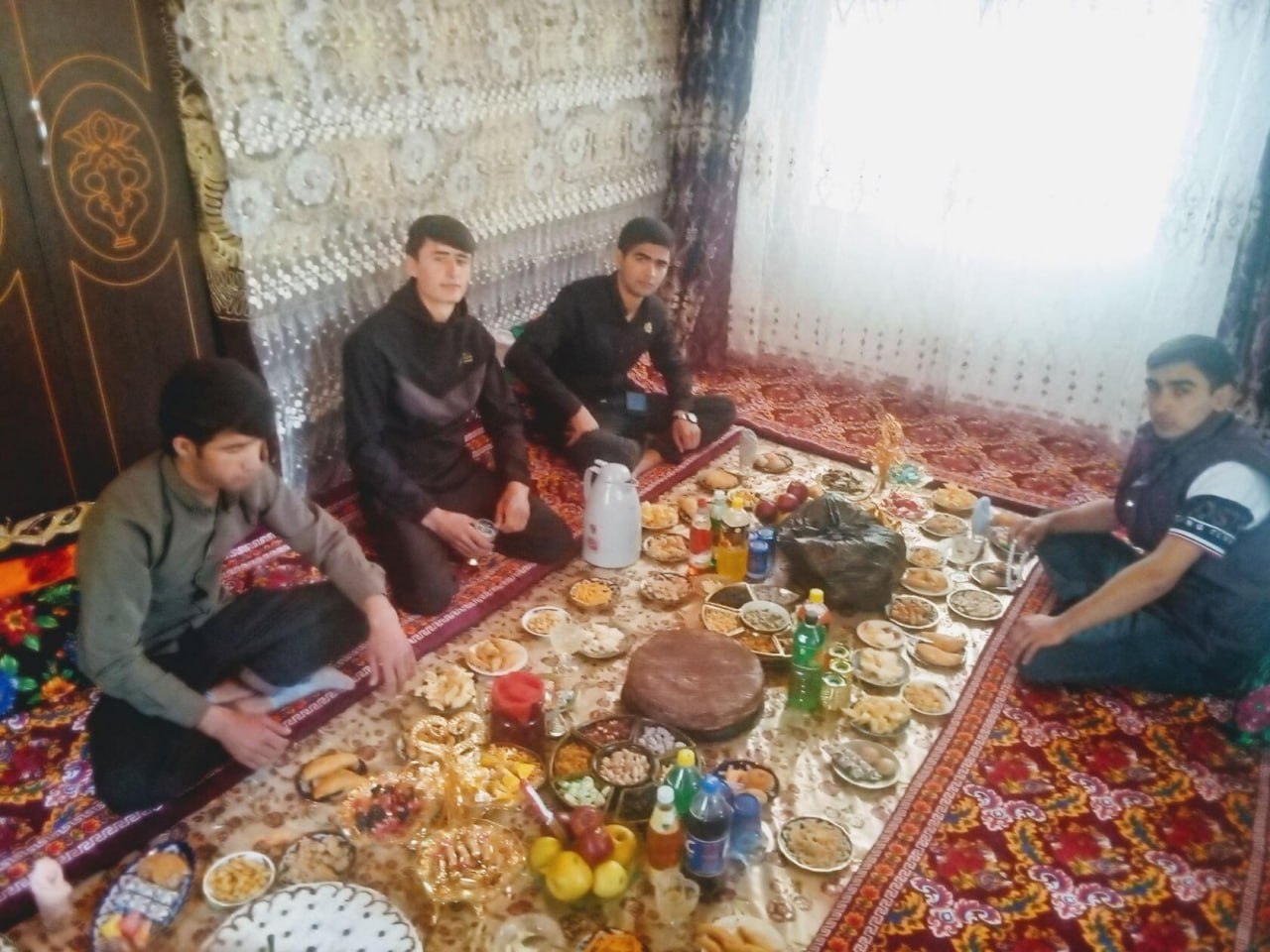 с админами накрыли поляну