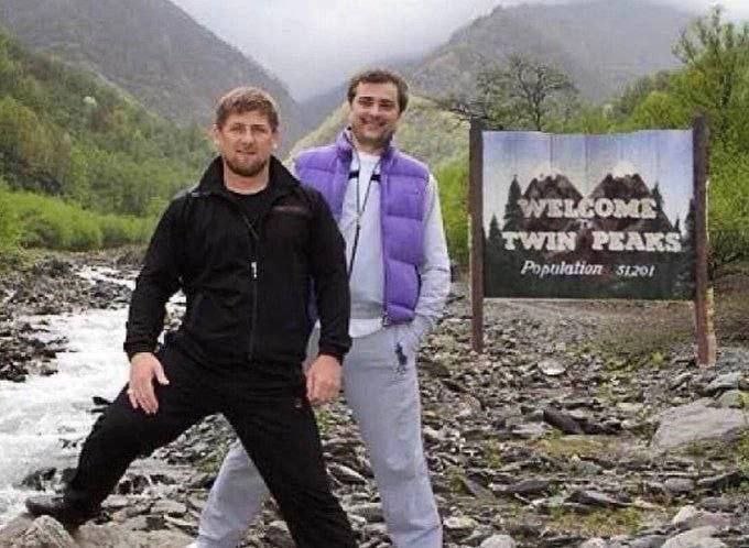 A a 4 a В TWIN PEAKS 4 ‘4