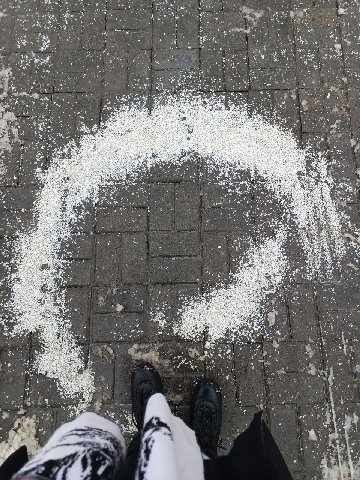 Интересно какой призрак заграбастал жкхашника, что он не успел круг дорисовать