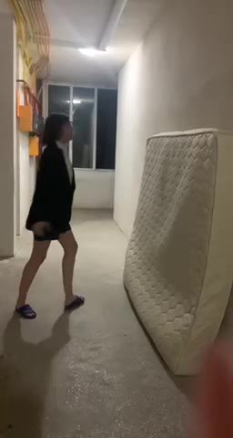 пьяный батя и матрас опять запиздились в падике