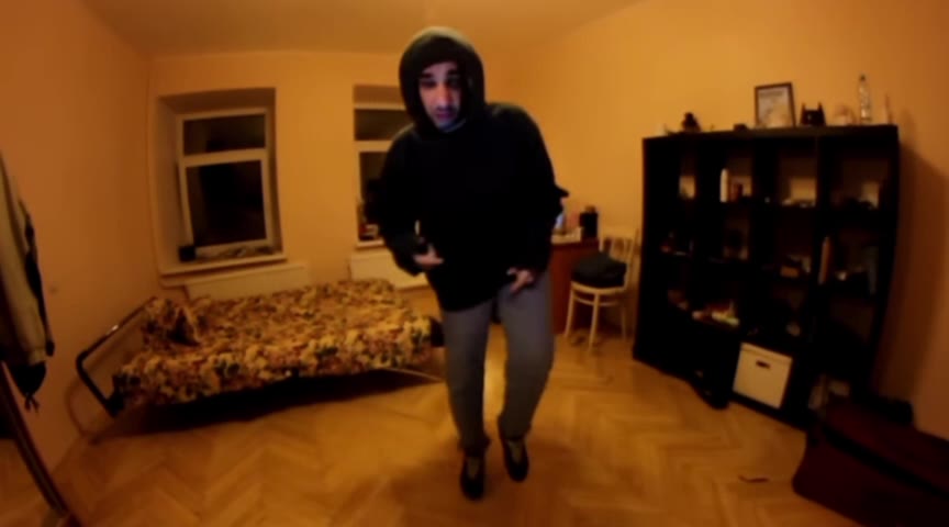 кто бы ещё догадался записать дисс на шокка под another one bites the dust. оксимирон? не думаю.