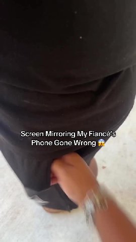 < Screen Mirroring Му Fiancéjs Phone Gone Wrong ®