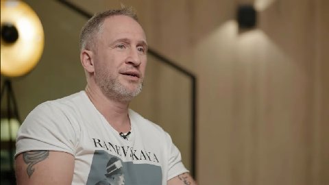 Очень интересное интервью у Дудя

- так занимайся своим фитнесом, а не бери вооруженные формирования, танки и артиллерию и не иди учить жизни

Оскар Кучера ловко парировал:

- Юр, ты знаешь где ещё ес