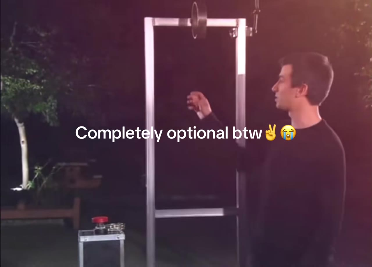 | Completely optional btw J omple oy Ptiona twd