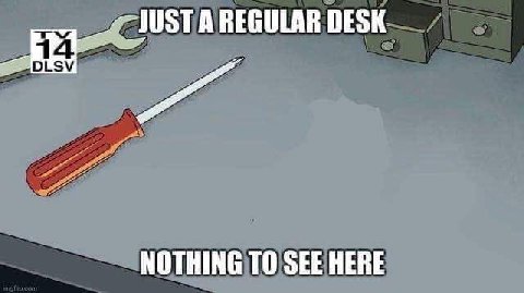 JUSTA REGULAR DESK NOTHING TO SEE HERE