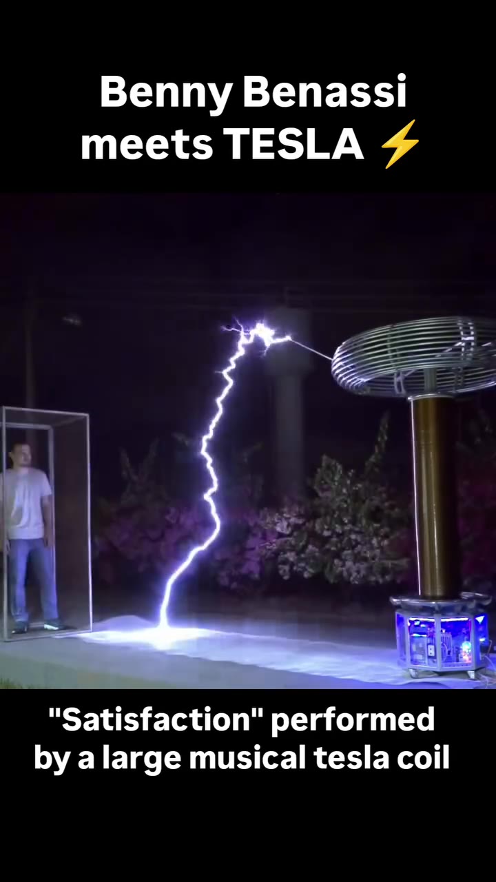 Benny Benassi meets TESLA Я "Satisfaction" performed by a large musical tesla coil
