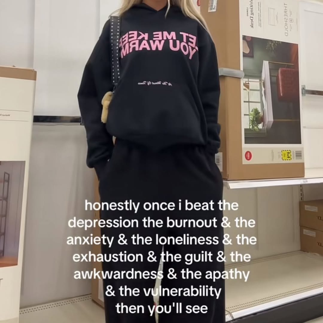 ЗАЛ “AAW Vie honestly once i beat the depression the burnout the anxiety the loneliness the exhaustion the guilt the awkwardness the apathy the vulnerability then you'll see