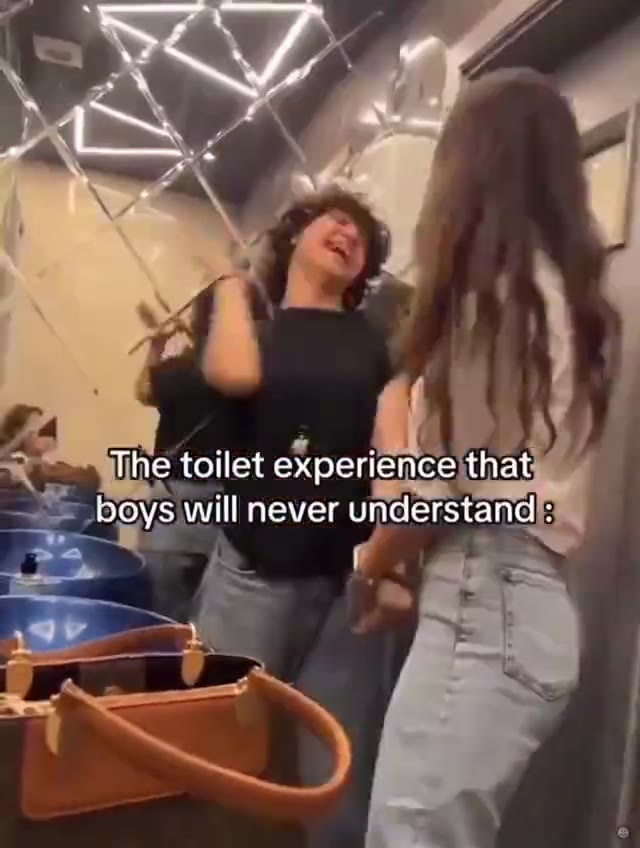 _Тпе toilet experience Г boys will never understand: | Average boys toilet и ехрепепсе: ° The toilet experiencejthat == ВУЗАИ never ру