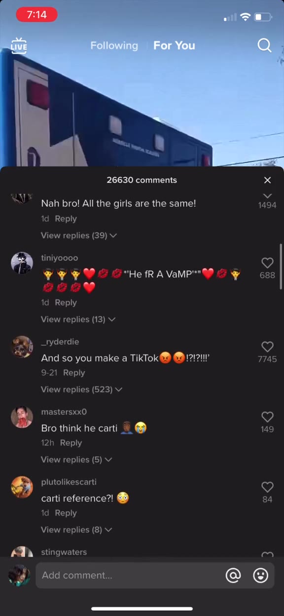 🧛🏿‍♂